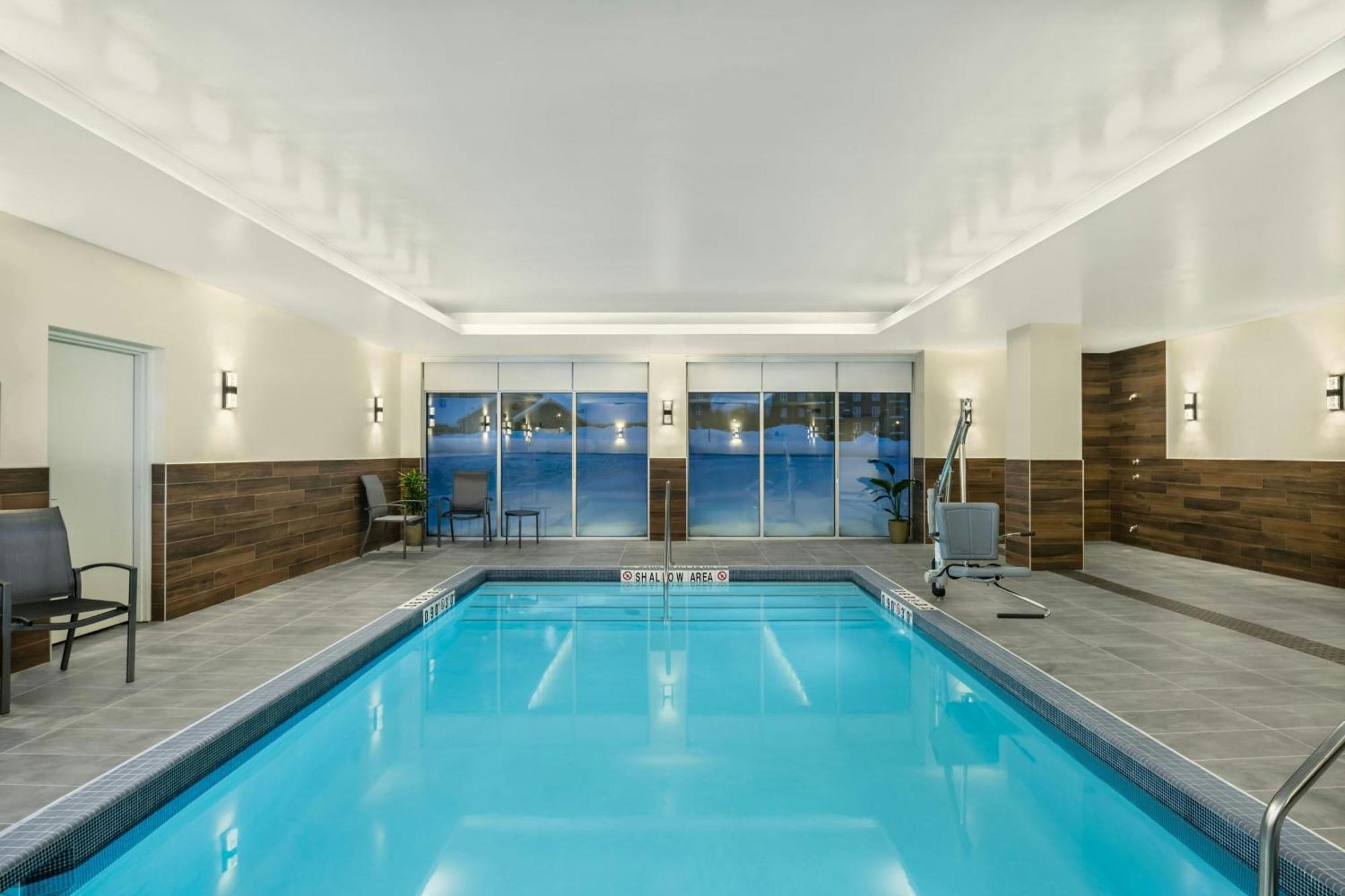 Fairfield By Marriott Inn & Suites Gravenhurst Muskoka Екстериор снимка