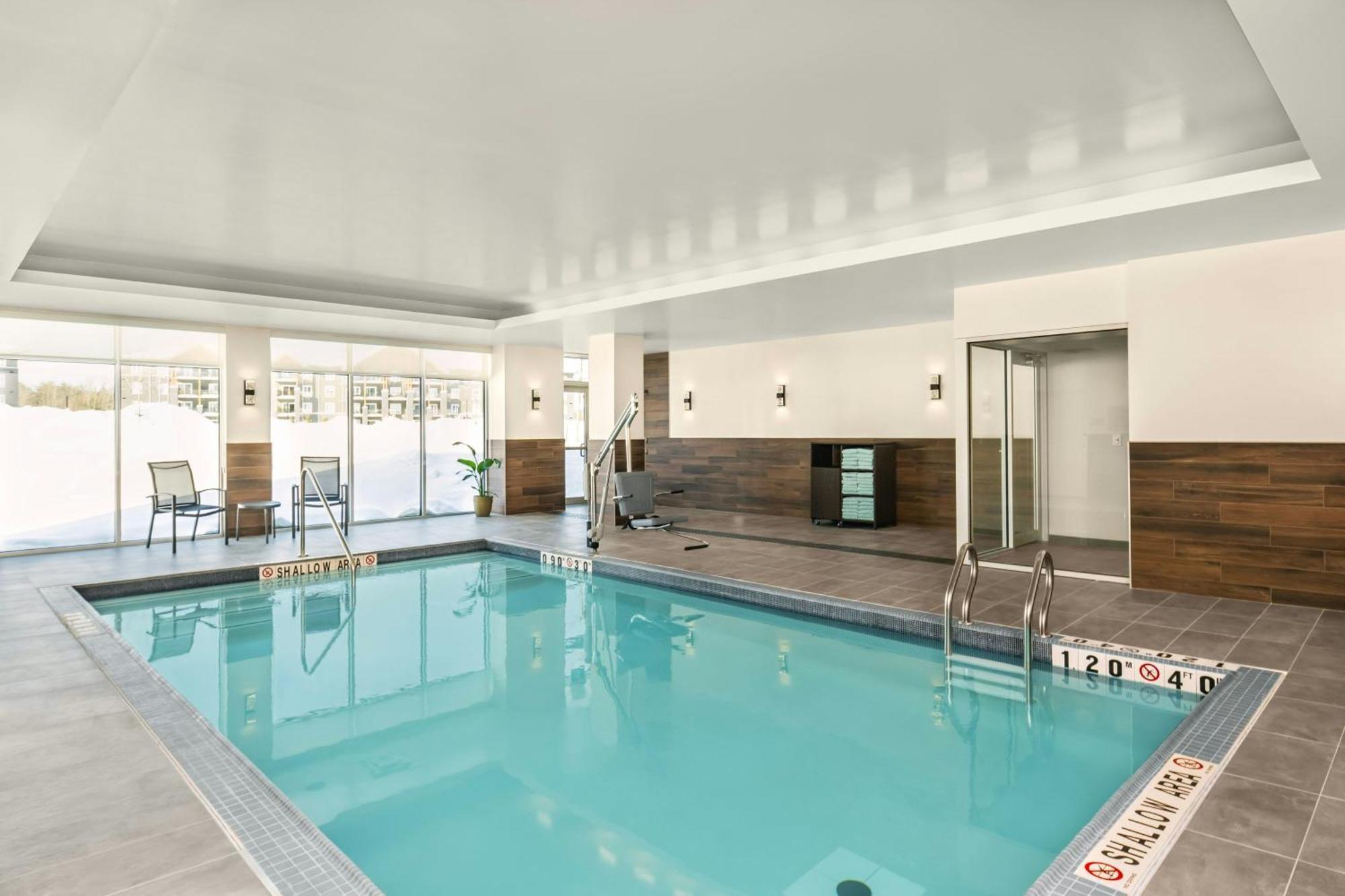 Fairfield By Marriott Inn & Suites Gravenhurst Muskoka Екстериор снимка